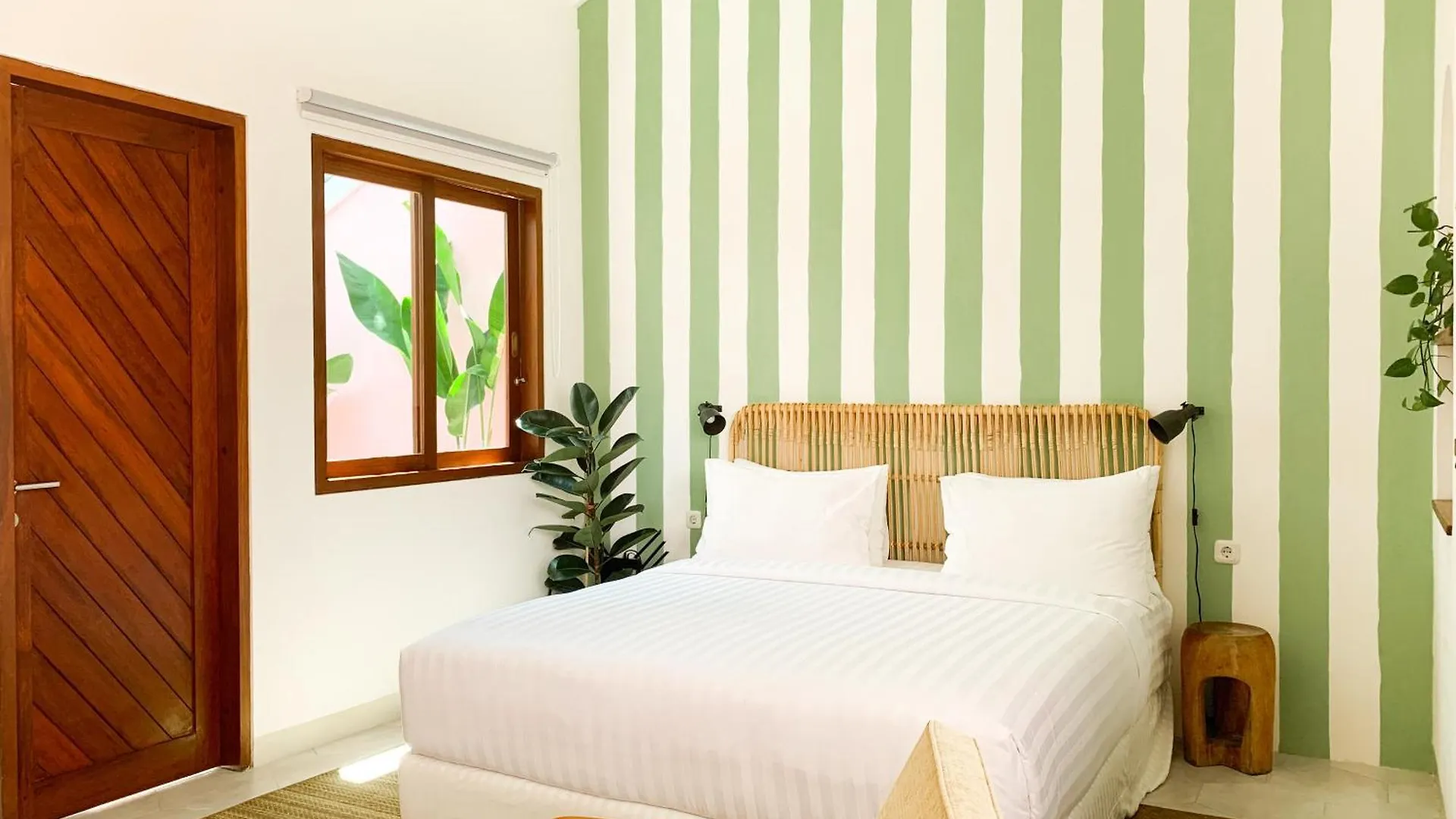**** Resort Happy Together By Kresna Hospitality Seminyak Indonesië
